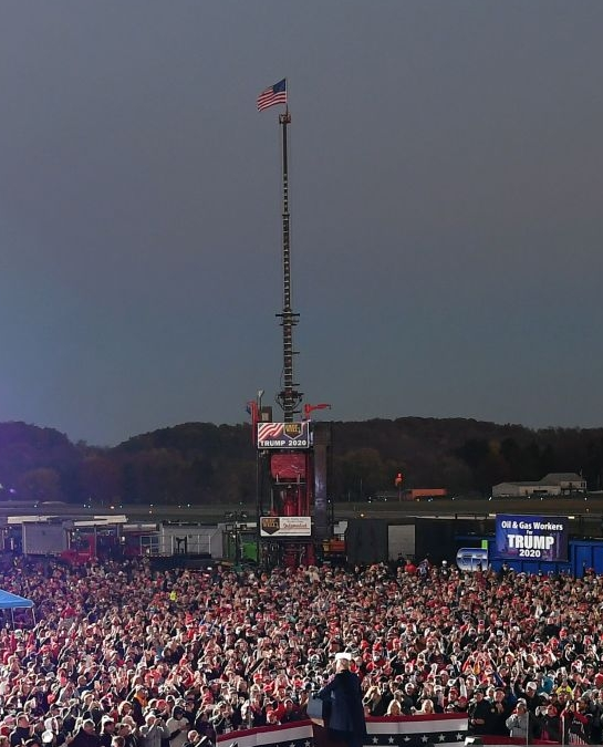 JackPosobiec's tweet image. This is fracking country. And Trump brought a literal fracking well to the rally because of course he did, he's Donald Trump.