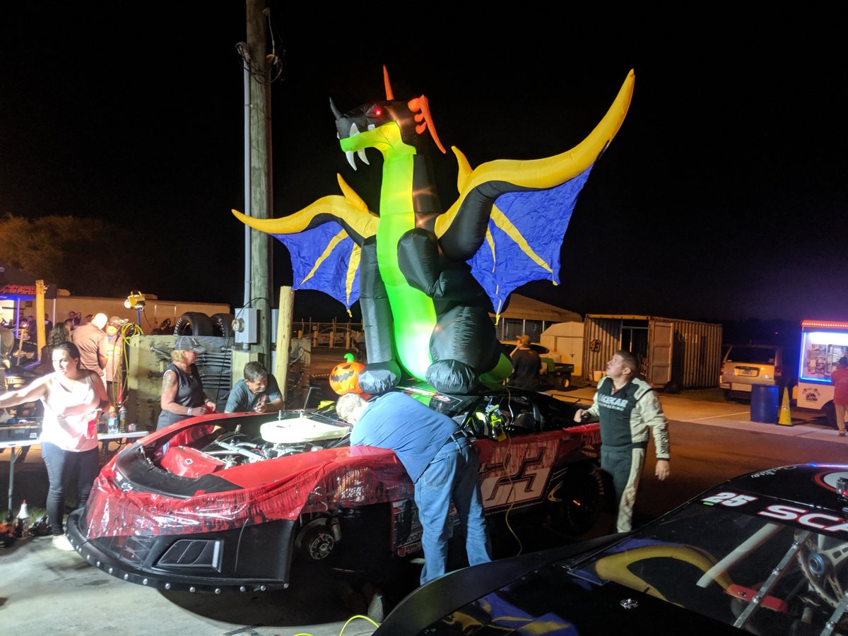 RacingAmerica's tweet photo. #HighKick99: Edward Allen and his dragon friend made the trip down from Georgia for the @WheelmanSeries High Kick 99 at @CitrusSpeedway.
https://t.co/qMT5dHM53N subscribers will be able to watch live later tonight: https://t.co/nZBndWMOel https://t.co/X5WLSWOK1e