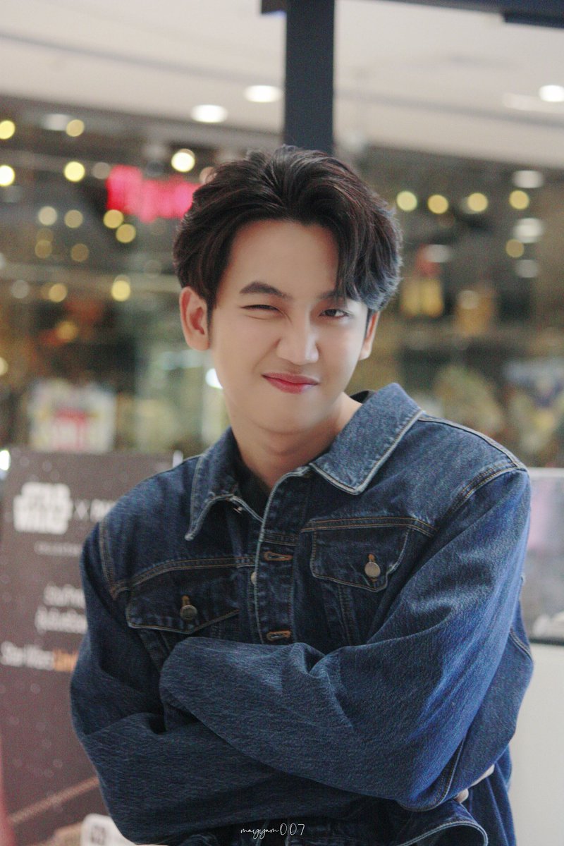 2Mayyam007's tweet photo. เรา : ขอกอดอก เชยคางแบบเท่ๆหน่อย
เติ้ล : 💡
และนี่คือสิ่งที่ได้...........น่ารักไปเลยจ้า
@titlekplee 
#titlekrt #กลจของตต https://t.co/2vXZGTxj5d