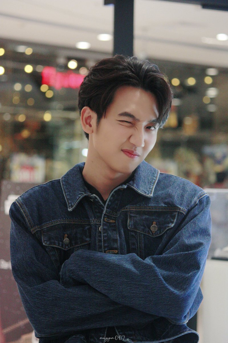 2Mayyam007's tweet photo. เรา : ขอกอดอก เชยคางแบบเท่ๆหน่อย
เติ้ล : 💡
และนี่คือสิ่งที่ได้...........น่ารักไปเลยจ้า
@titlekplee 
#titlekrt #กลจของตต https://t.co/2vXZGTxj5d
