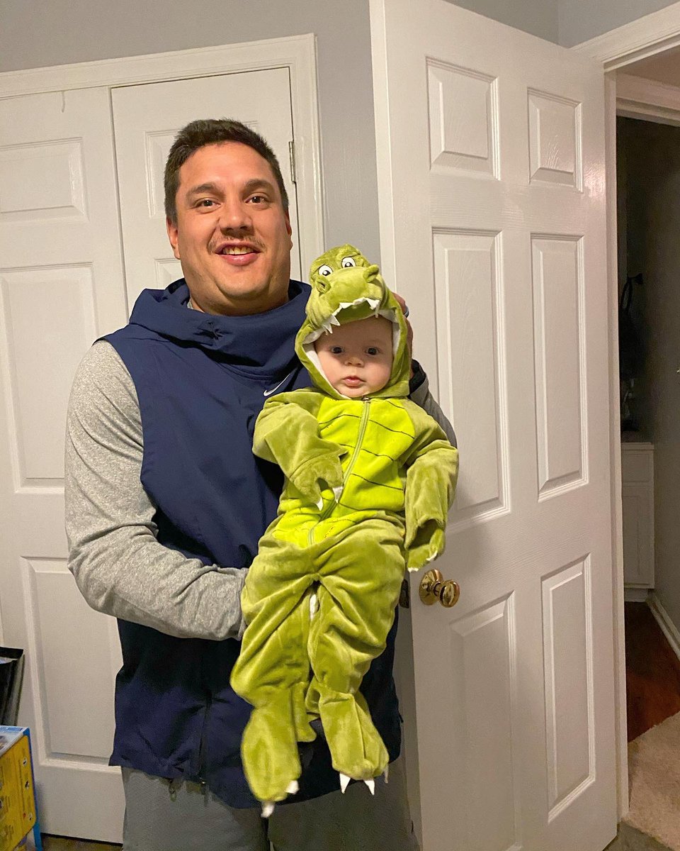 CoachSopko's tweet photo. My little gator, Tanners first Halloween! #futuregator #minimator π https://t.co/GbypRHKAPi