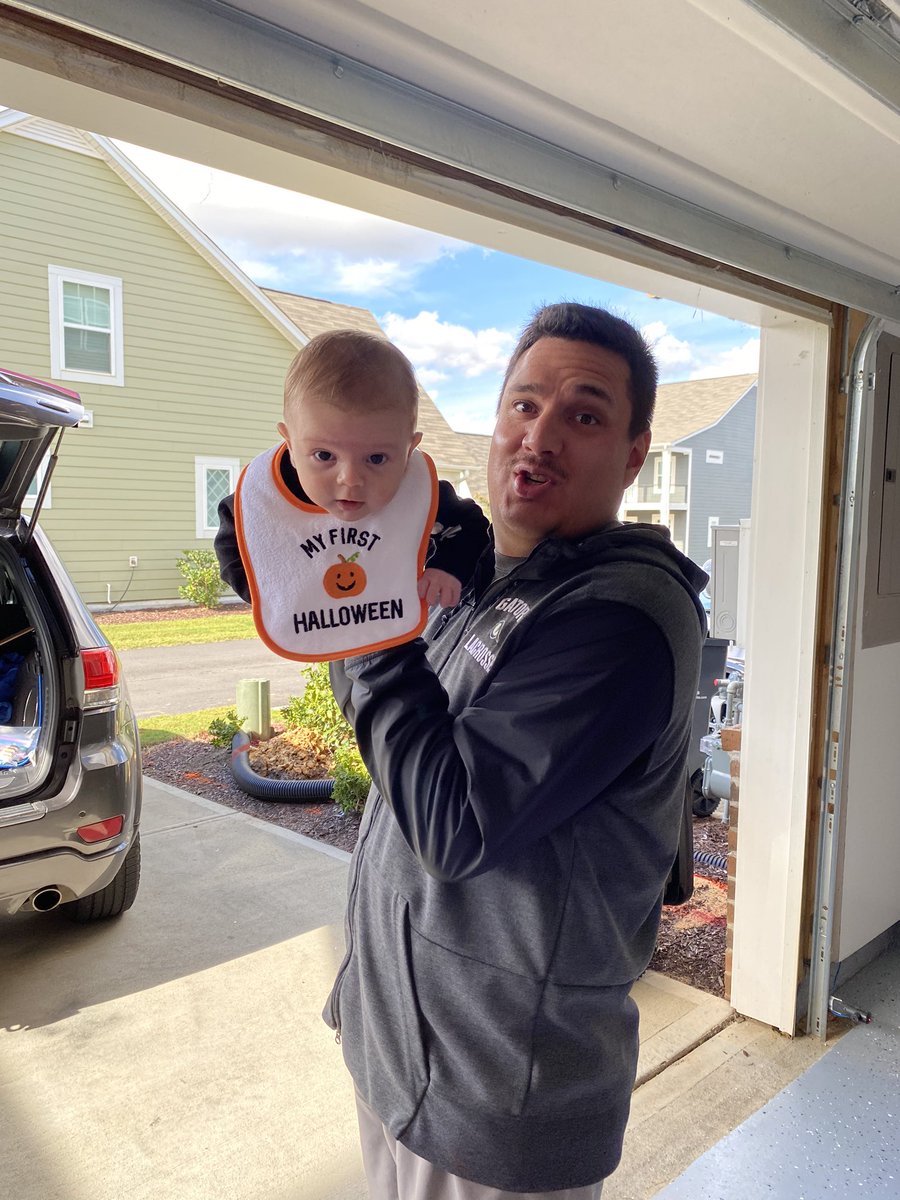 CoachSopko's tweet photo. My little gator, Tanners first Halloween! #futuregator #minimator π https://t.co/GbypRHKAPi