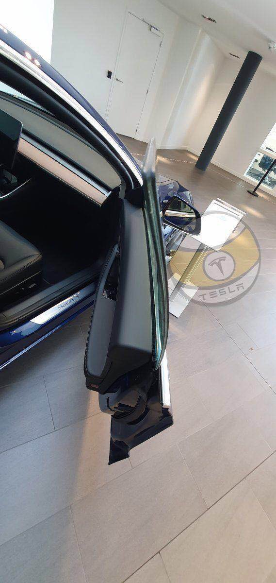 Tesla model 3 without chrome delete but with double pane glass spot at zaventem Belgium. <a href="/wholemars/"></a> <a href="/Tesla__Mania/">TΞSLA Mania👌🦔</a> <a href="/ray4tesla/">Ray</a> #TSLA
