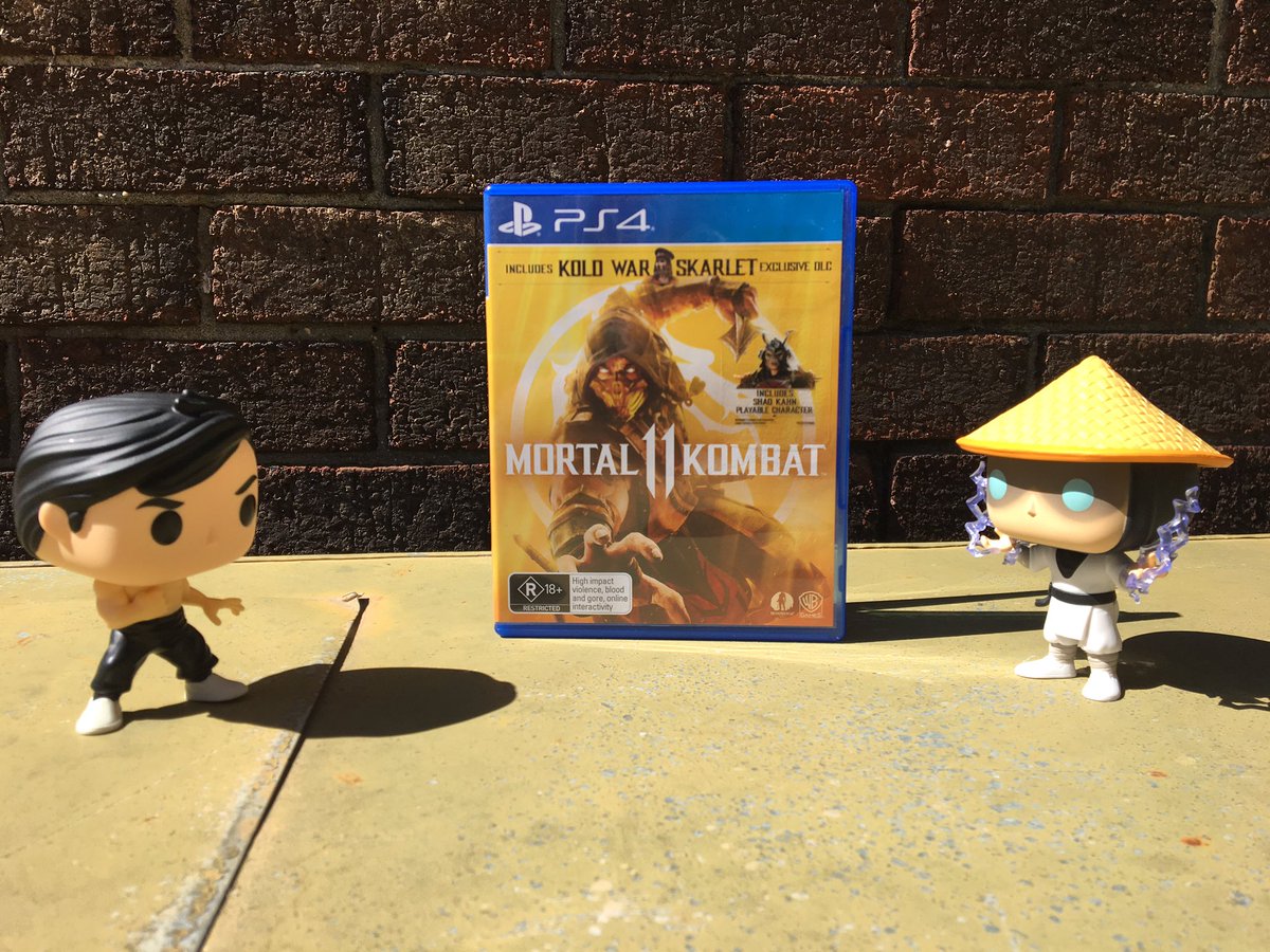 shadowsteve91's tweet photo. My 1st #WeekOfPS4 post for supporting @n4sa @gundamruss Ba5ik &amp; @LukeLikesGames featuring a photo bomber 😊

#outsidegamephotography #mortalkombat #mk11 #mortalkombat11aftermath #mortalkombat11ultimate #playstation #ps4 #playstation4 #playhasnolimits #playstationau https://t.co/QAAt6iYNYK