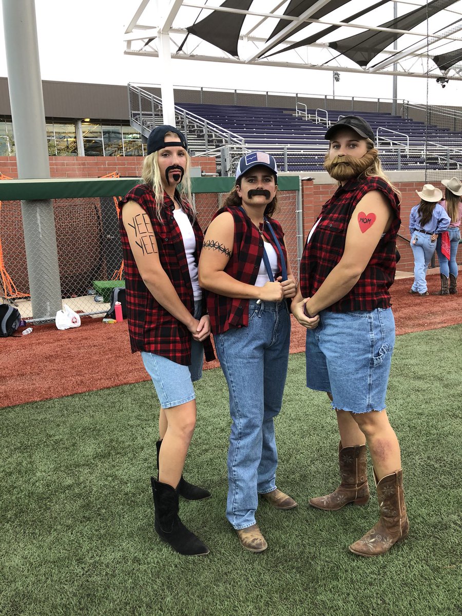 GCU_Softball's tweet photo. Spooky SZN 🎃👻🤘 https://t.co/MNVzeo4Vyf
