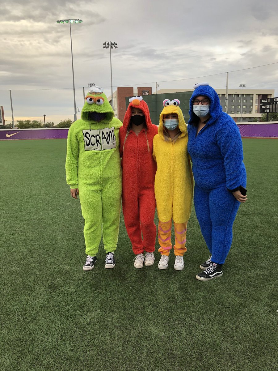 GCU_Softball's tweet photo. Spooky SZN 🎃👻🤘 https://t.co/MNVzeo4Vyf