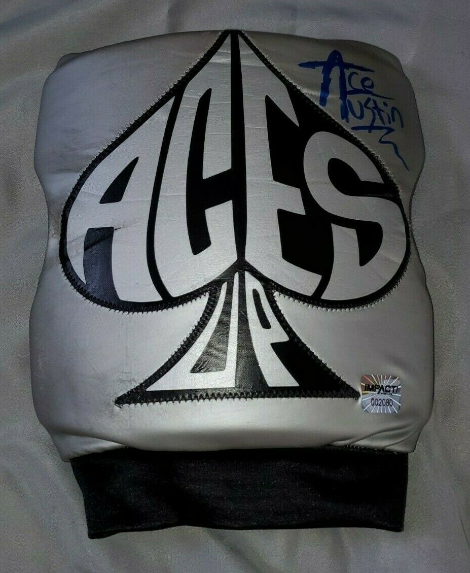 ThisIsTNA's tweet photo. Bid on a signed, ring-worn @The_Ace_Austin kneepad NOW on our eBay store!
HERE: https://t.co/DJ87PR7Jjk https://t.co/FAiK1SeohO