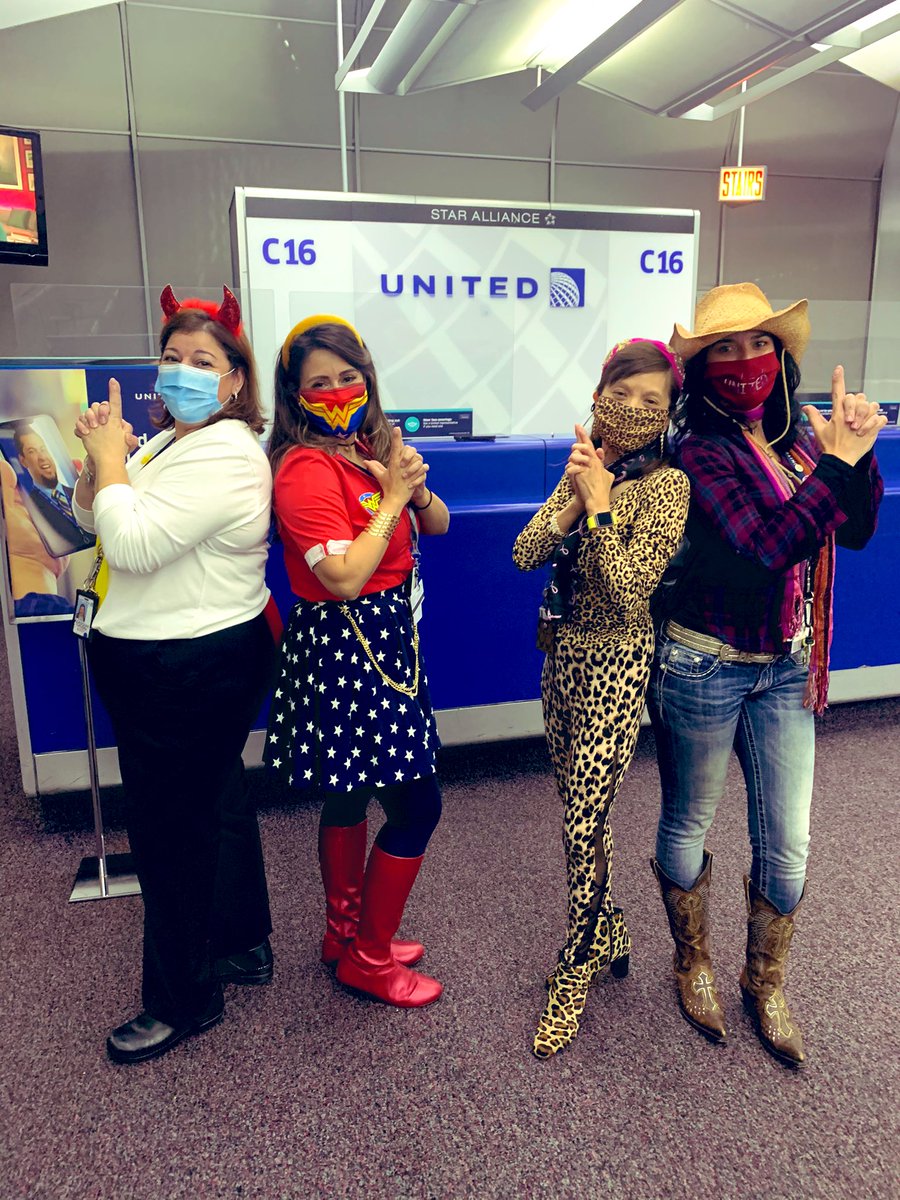 McaleeNatalie's tweet photo. #HappyHalloween @Lissette081919 @JeanneNelli @rebecca52613184 @rickvual @BrianDaltonUAL @mcgrath_jonna @GoretskiORD https://t.co/SRLfqJmlfx