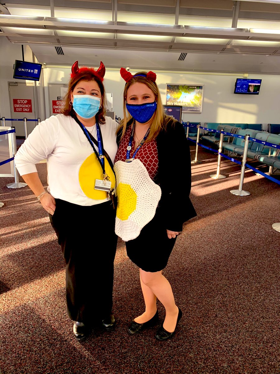 McaleeNatalie's tweet photo. #HappyHalloween @Lissette081919 @JeanneNelli @rebecca52613184 @rickvual @BrianDaltonUAL @mcgrath_jonna @GoretskiORD https://t.co/SRLfqJmlfx
