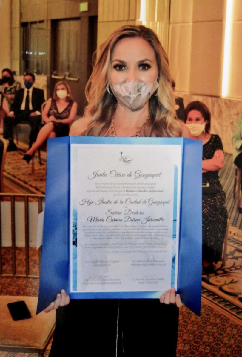 mcduranj's tweet photo. @JuntaCivicaGYE @alcaldiagye  
Honrada por haber recibido esta condecoración como “Hijo Ilustre de la Ciudad de Guayaquil”. https://t.co/7gamCoID5e