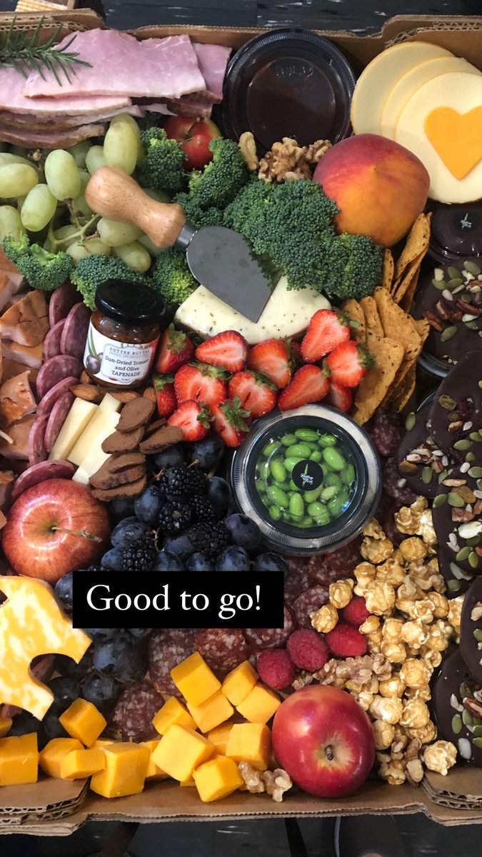 R0LLINGF0RK's tweet photo. Cabin Snackin’ in #Hochatown https://t.co/SJWhB97QQq