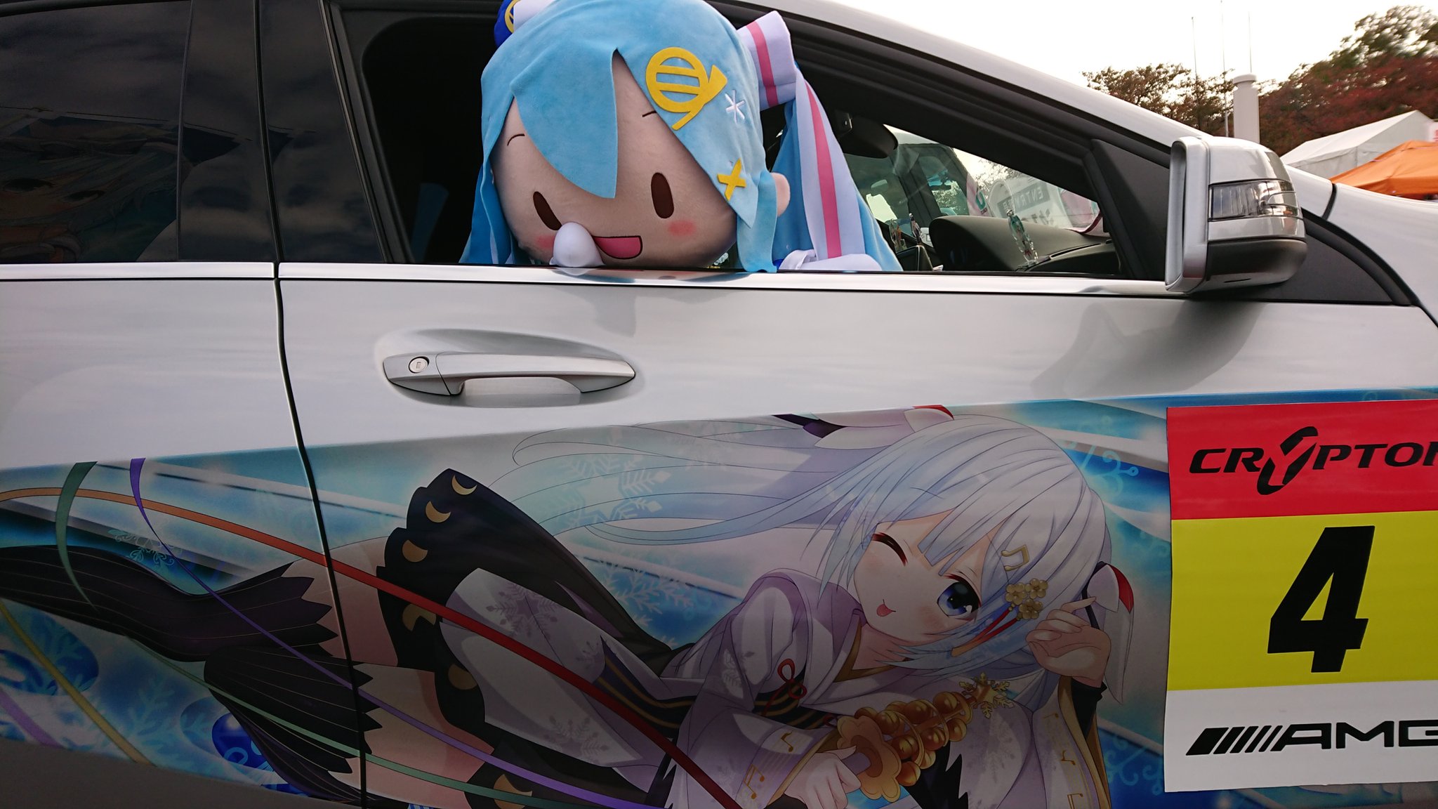 画像 展示準備完了しました 車が地味なので見せ方で勝負です 痛車天国 T Co Ffxymjiczs まとめダネ