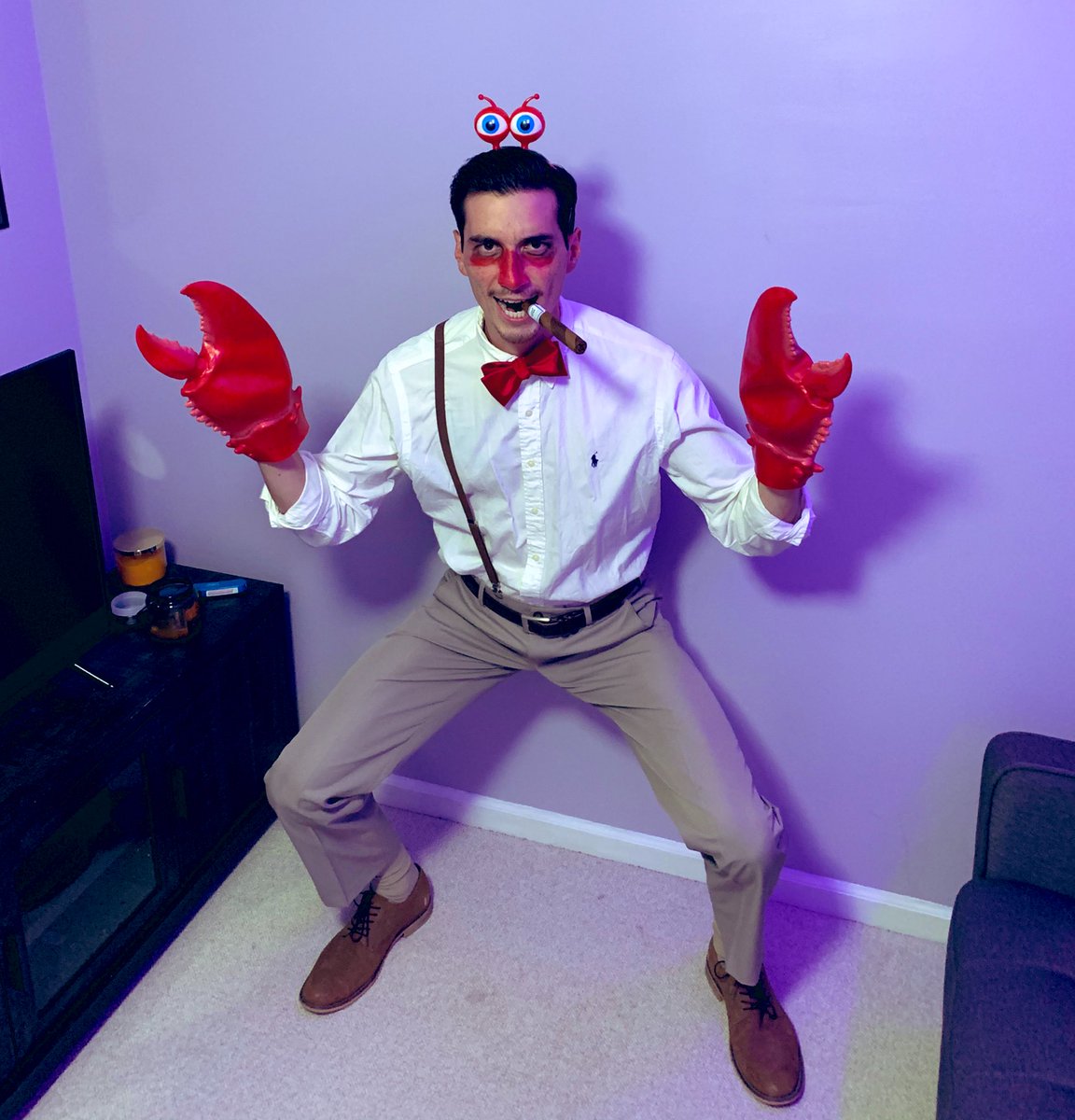 Lunatoons25's tweet photo. HERE IT IS BABY! My costume submission to #HALLOKWEEN!!
PLEASE go give this wonderful woman a FOLLOW on https://t.co/N3fKQb7DsX. Such an awesome and active community. I hope I did the contest justice 🦀
@KANEKWEEEN https://t.co/hQZUnvtuvs