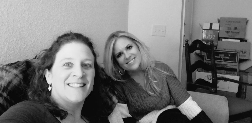 daisygirl25's tweet photo. Watching #reunioninhell #GhostNation with @larahillard
@Jchawes @amybruni @davetango @stevegonsalves1 @AdamJBerry https://t.co/CnQ7b5ha5M