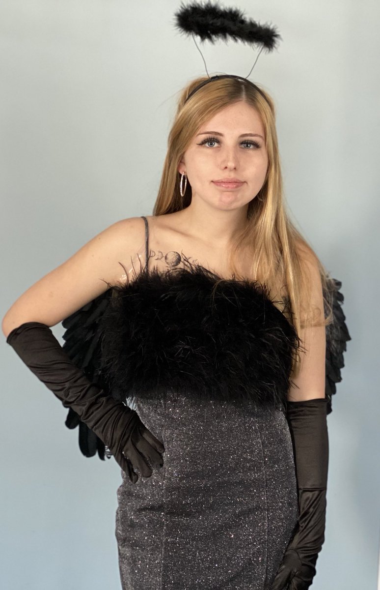 theshowtpwk's tweet image. I just wanna stay here and fall into midnight 🌚 #TheLPShow #Halloween