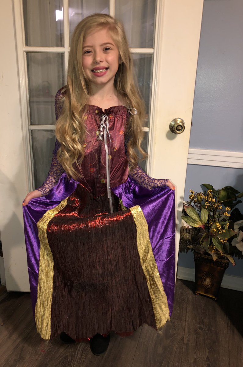 Jsodom1989Odom's tweet photo. @SJP my daughter Emme wanted to be you for Halloween 🎃 https://t.co/ZY3xRvNbt5