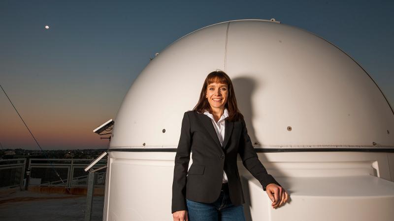 QUT's tweet photo. We are beyond proud to congratulate @QUTAlumni and @NASA astrobiologist @AbigailAllwood for winning the Global Australian Award at the #AdvanceAwards2020. Find out more about her success: https://t.co/4CXubRMKt2 #qutstem #womeninstem @QUTSciEng https://t.co/O4ag9jjAPP