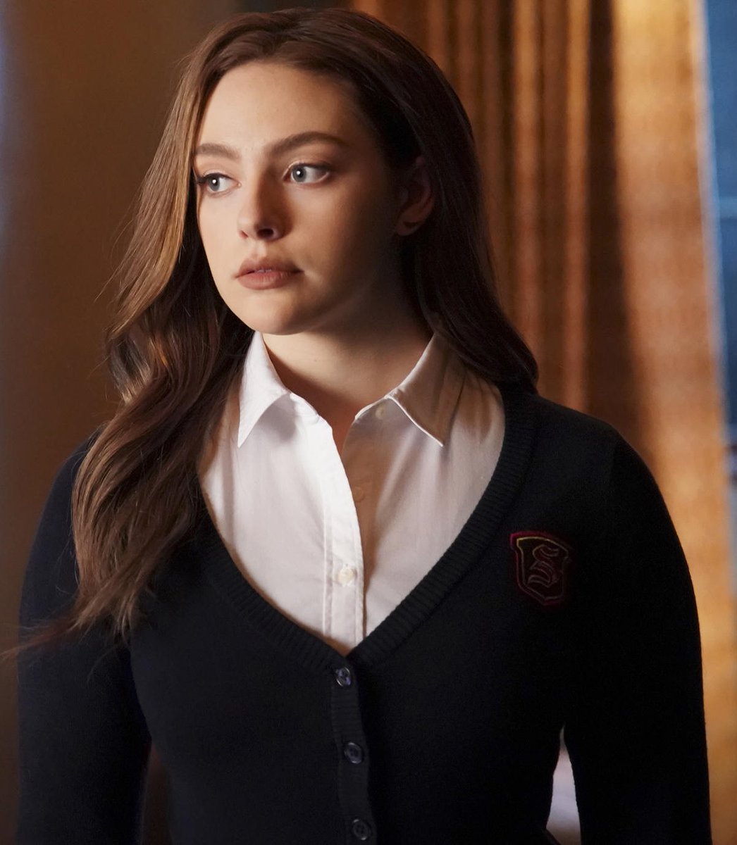 TOP BRUXOS E FEITICEIROS 🎃

18 • Hope Mikaelson (Legacies)