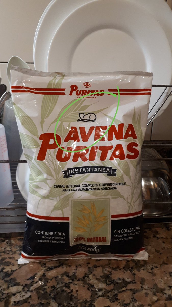conchudisimo's tweet photo. Que explicación lógica hay atrás de este felino en el paquete de avena? https://t.co/FBj5UdF3GZ