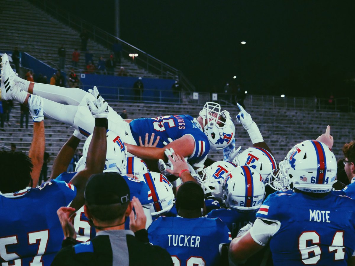 Jacob Barnes sent it home! 37-34 final over UAB. 
#HBTD