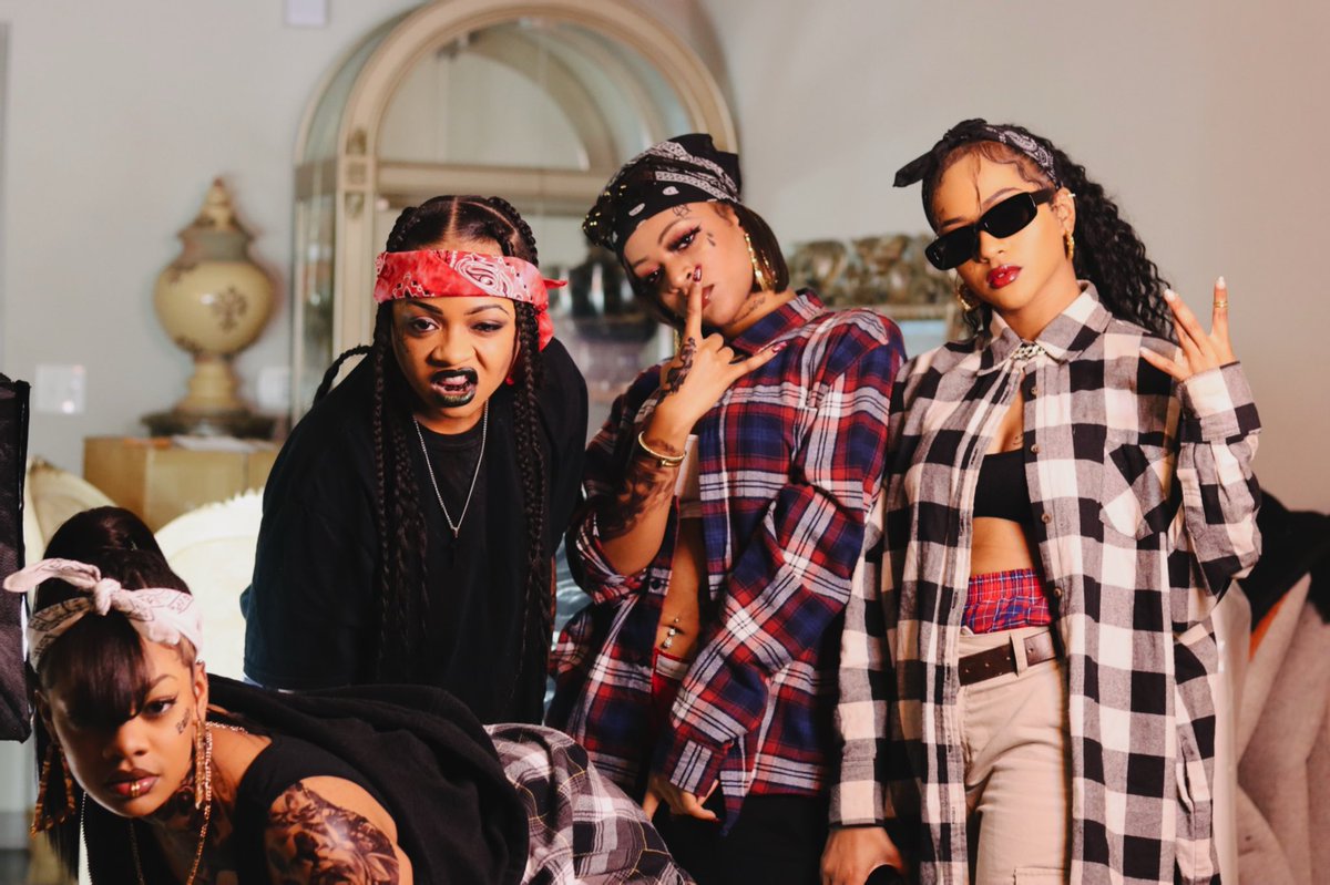 iamocolaa's tweet photo. My sisters are harder than a lot of you men out here. WAY BEYOND FOREVER GANG. π€π½ Love you guys β€οΈ DAY 5 Happy Halloween!
#ahmedgyals #ocolaa @givemeblacklove @iamtaylorjasmin @Jacqueline_Kris #halloweencostume #chola #gang #ocolaa5daysofhalloween #halloween2020 #realsisters https://t.co/TmUB1wWxWl