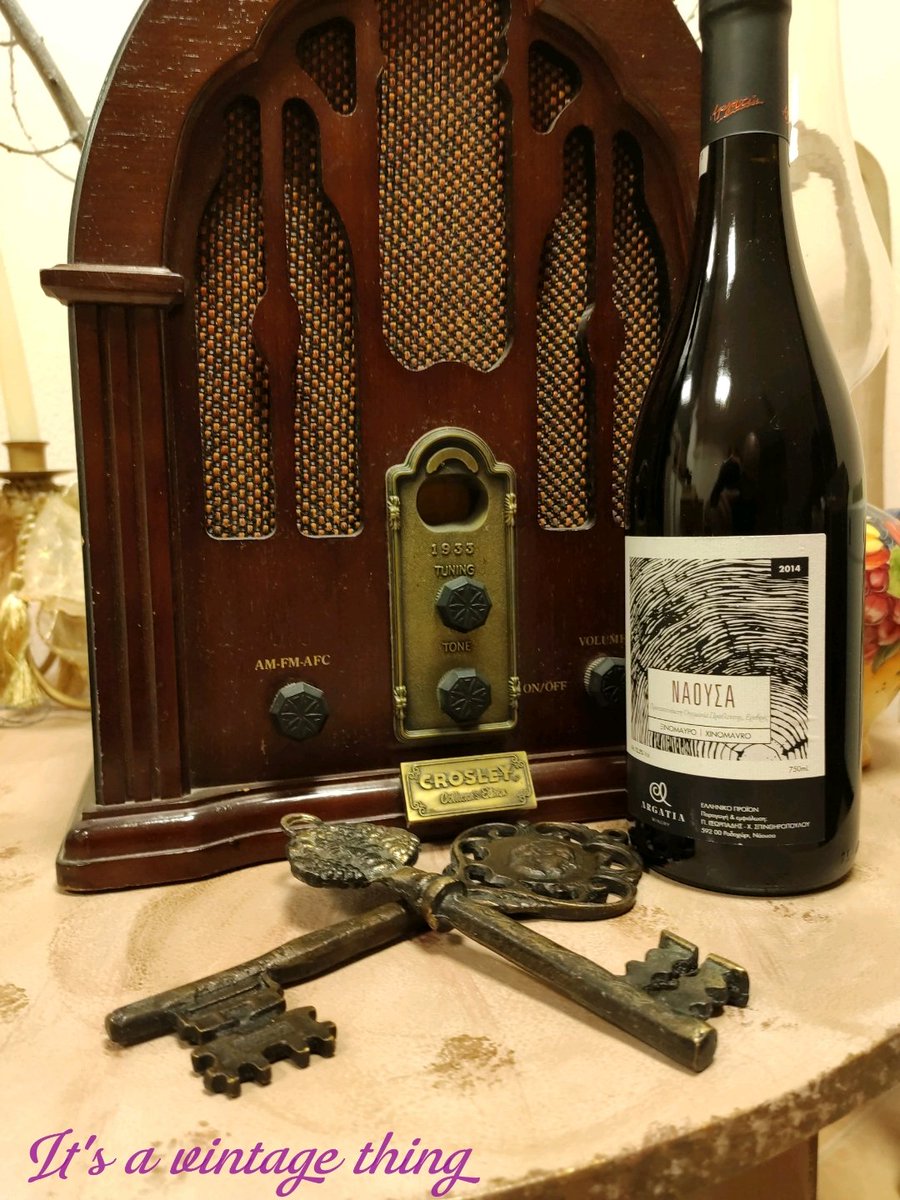 Μια Νάουσα θα πρέπει να είναι αυτό που λέμε: ενα κλασικό κρασί! Σίγουρη υψηλή ποιότητα, συγκεκριμένο προφιλ και αξιόλογη σχέση ποιότητας τιμής !!