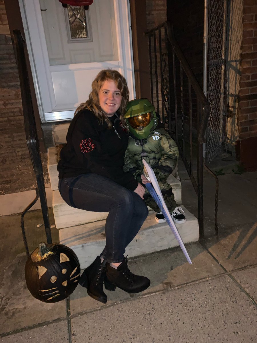 MonetsMix's tweet photo. Happy Halloween!  🎃💀👻 our #gamer is ready to take you on @Babaloo2U https://t.co/2sldrPt85j