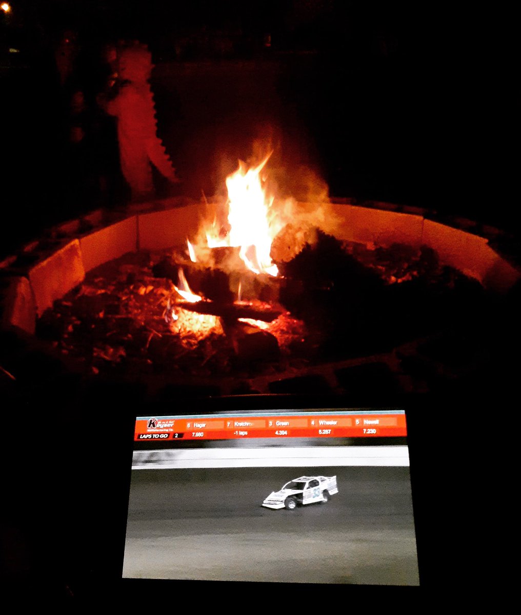 RCRDesigns1's tweet photo. Trick or treating with my Dino watching @RacinDirt @81_speedway https://t.co/cgnY6iqmCi