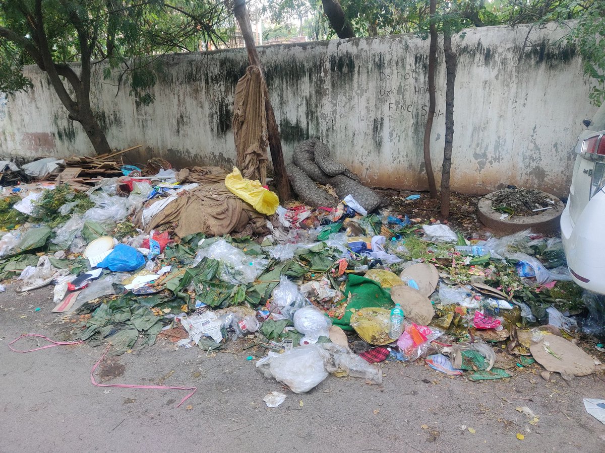 RaviAsawa's tweet photo. @GHMCOnline @CommissionrGHMC @KTRTRS sir please look sir how there is garbage dumped in our lane already given complaint so many times but no action ,we request you to please remove this bin 
Adress- Ramkote Street number 3,kingkoti
Phone number-9959910794 https://t.co/Cudi1WyTST