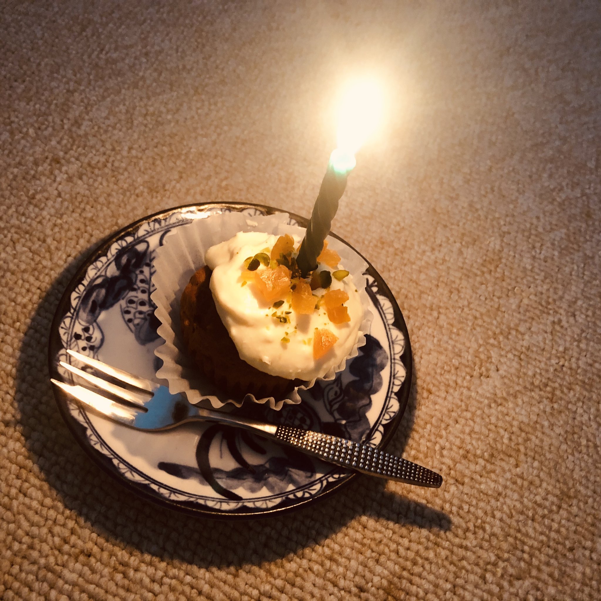 Tabatamitsuru おはようございます 沢山のお誕生日メッセージどうもありがとうございました 昨日で55歳になりました 何か信じられないけど これからも楽しく生きていきたいです T Co Dwng6of1qa Twitter