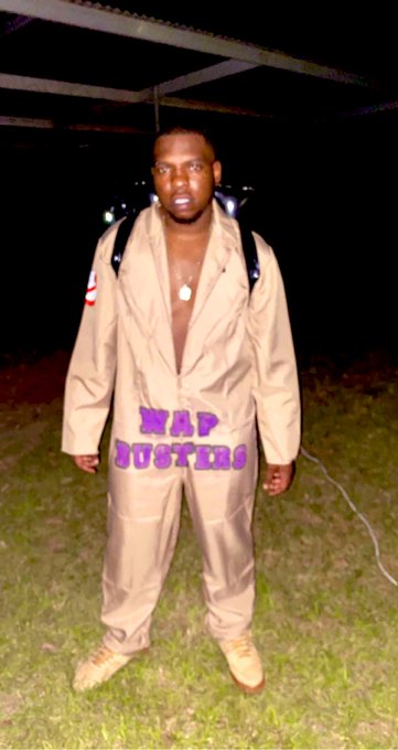 Backdoor Bob 🐶⚡️ - 2 pic. Mr. Wap Busters https://t.co/IoZSejP7SP