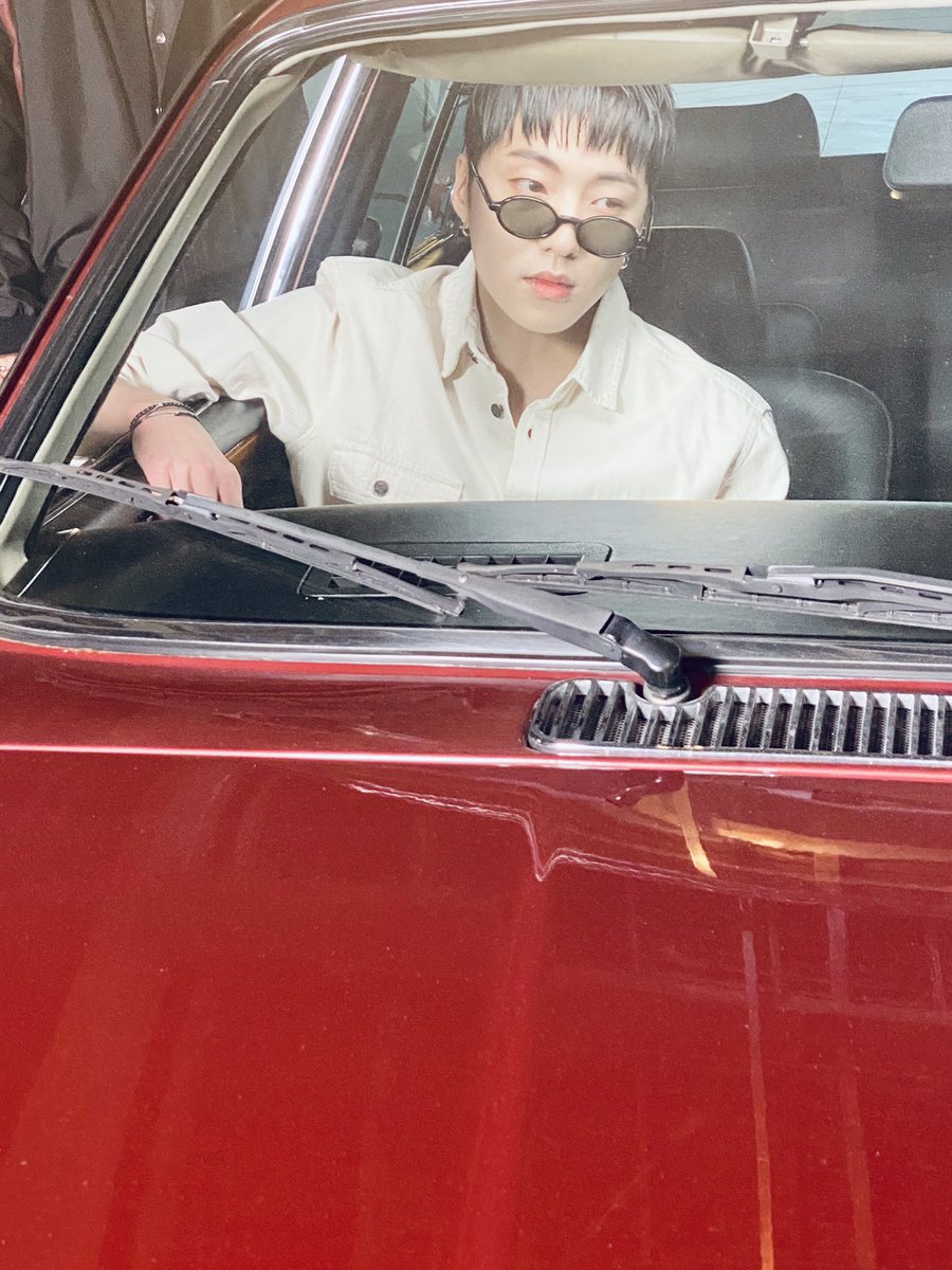 official_yoon_'s tweet photo. 구경하다 갑자기 출연하기😅 https://t.co/zq0VArFYMD