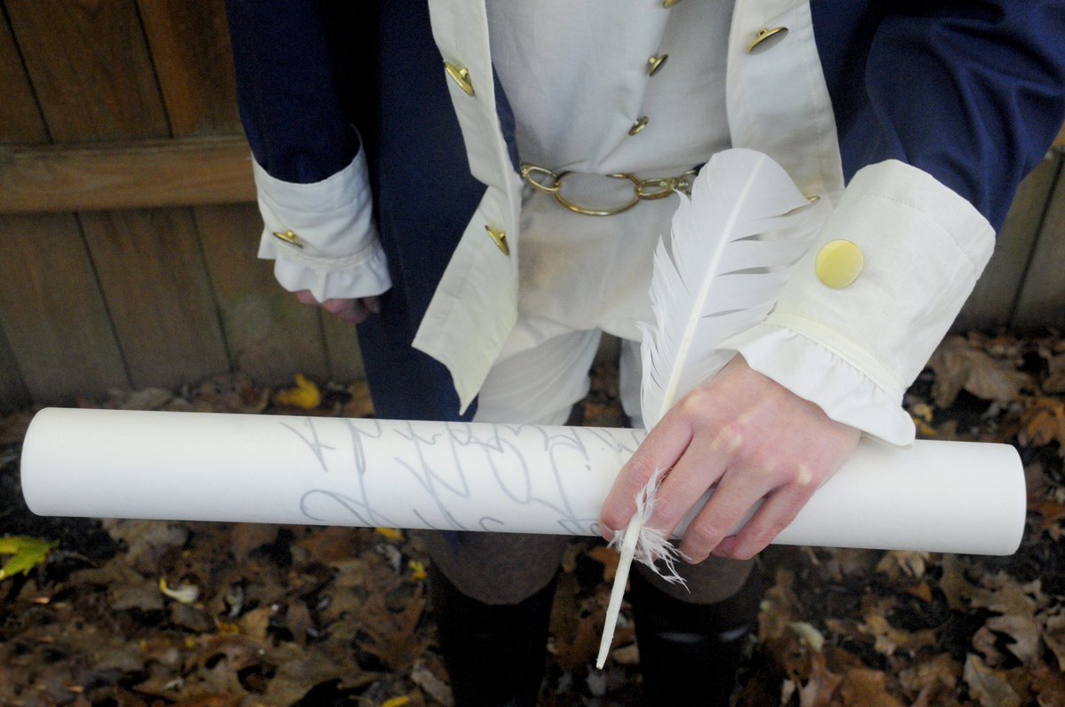 IndyDressed tweet media