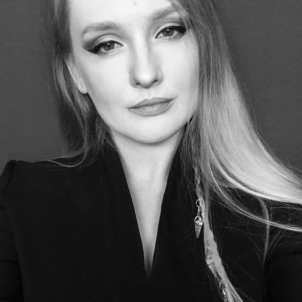 gamewithnikki's tweet photo. It’s been a while. Join me?
Tonight, we finally launch The Nocturna Project, playing @BlairWitchGame by @BlooberTeam on my new channel.
https://t.co/AGRXtxtP8y https://t.co/Y6I19HSMv7