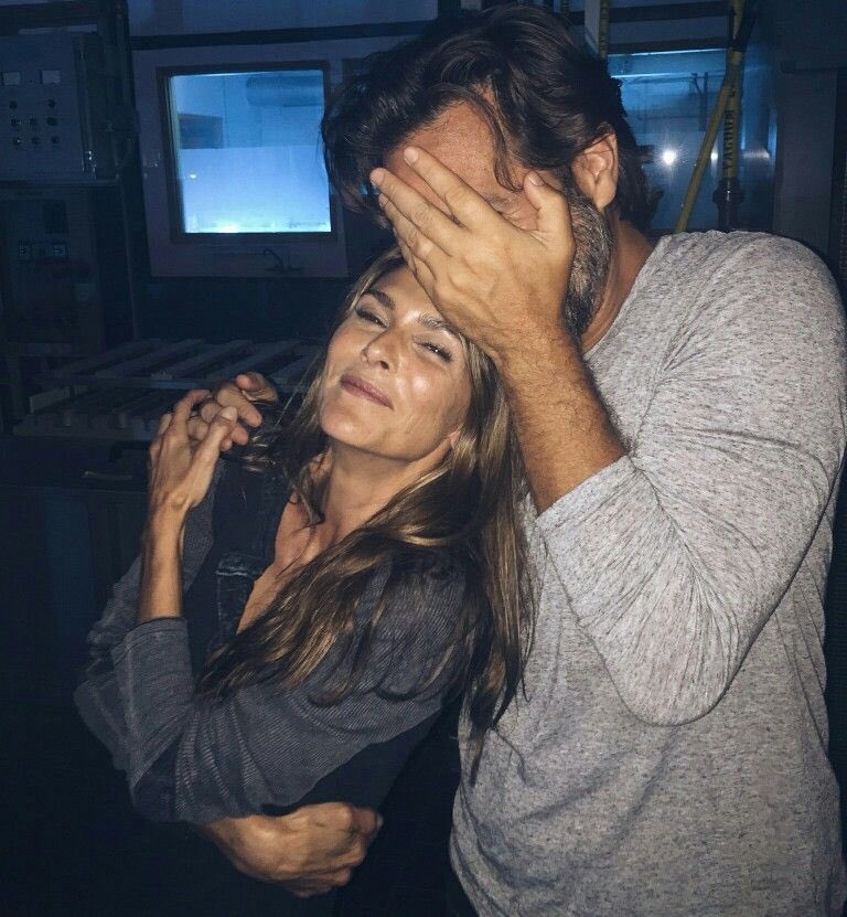 Henry Ian Cusick as emojis, a thread