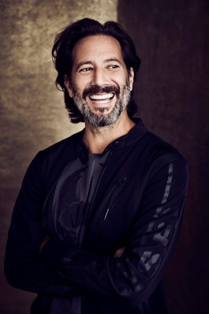Henry Ian Cusick as emojis, a thread