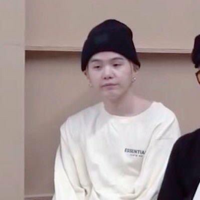 Black_OT12's tweet photo. No me vestí de nada por Halloween, pero llevo disfrazada de hetero unos siete años https://t.co/MKgy98T6BK