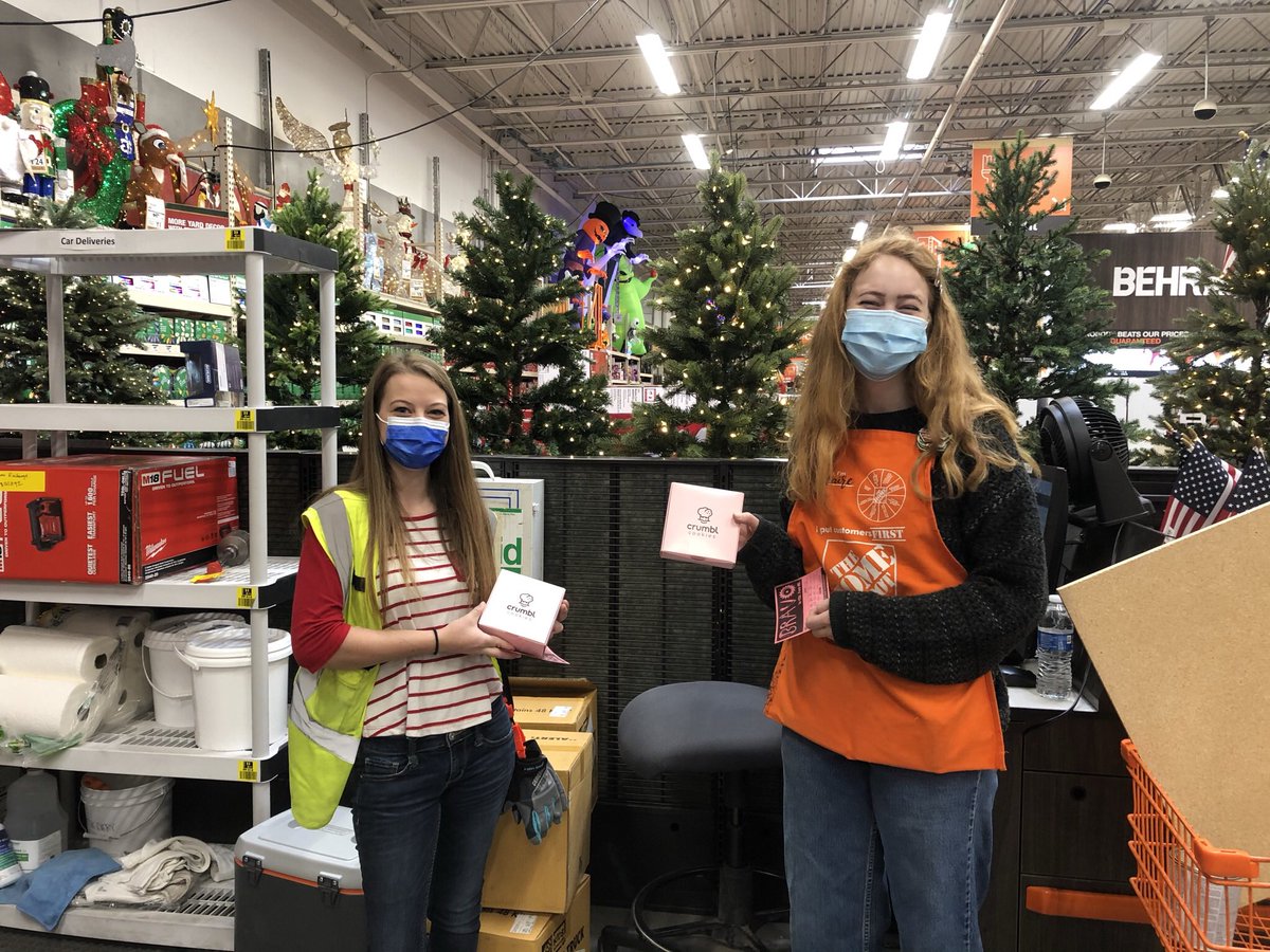 k_jahna's tweet photo. Adopt a front end associate! Thanks to the DS team for taking the time to get to know and take care of our people! @chunkmeister1 @NorthcreekHold #ferocious4416 #CAM2020 https://t.co/jXsRf397AE