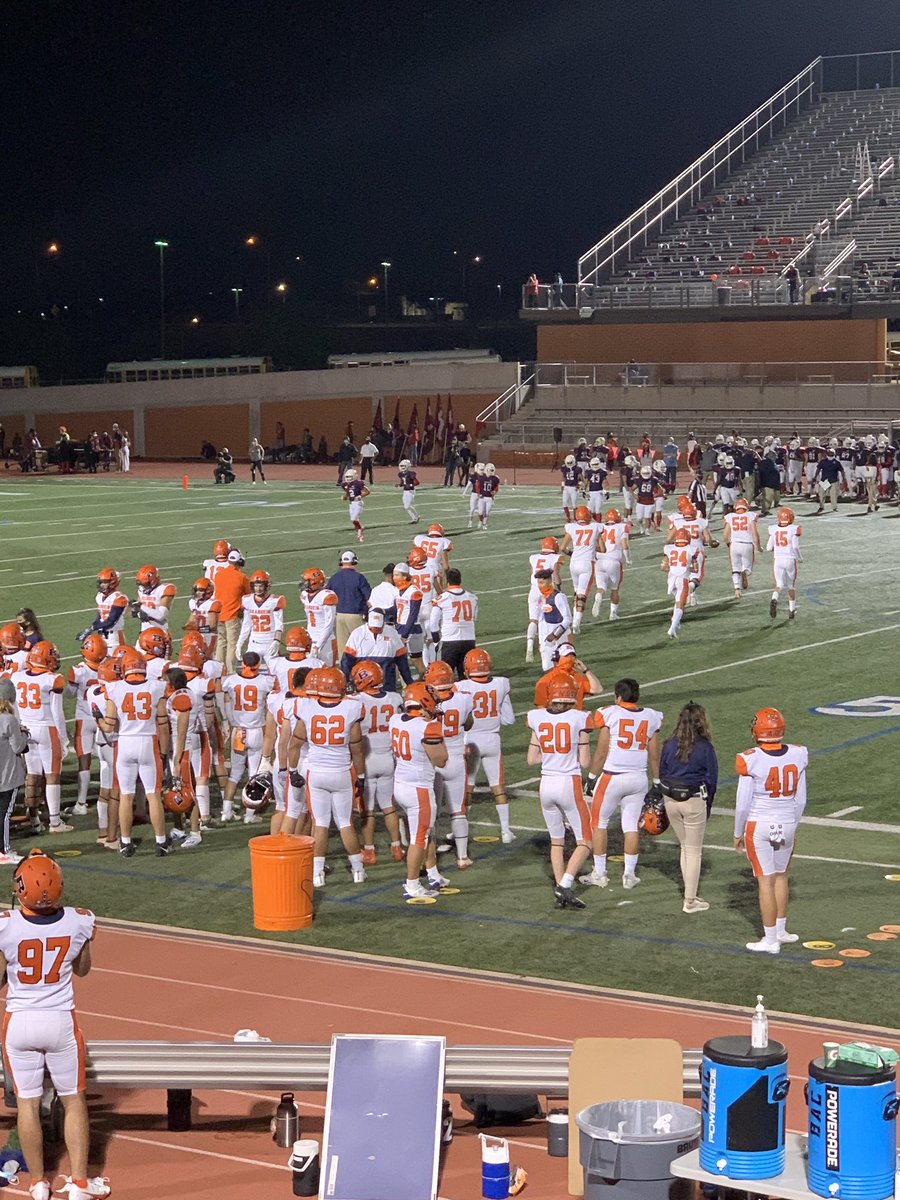 BrandeisVB08's tweet photo. LETS GOOO BRONCOS!
#saturdaynightfootball #keepworkingboys https://t.co/OHMcbz3bR9