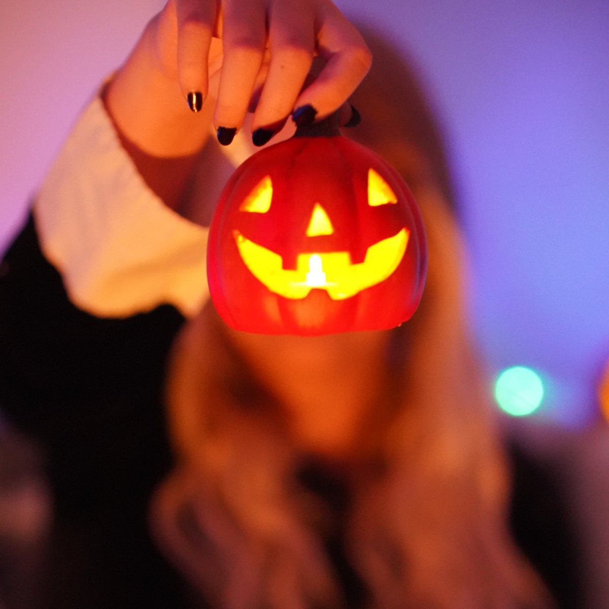 Hellfire_Ciri's tweet photo. Happy halloween and a blessed samhain everyone ✨🎃 https://t.co/mo46L2gDbR