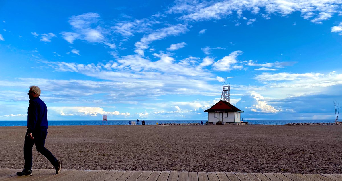 BeachBeatBlog's tweet photo. A lot has changed in our neighbourhood over the pandemic.

But the beauty of the beach remains unchanged. https://t.co/YPvp9ptjVo