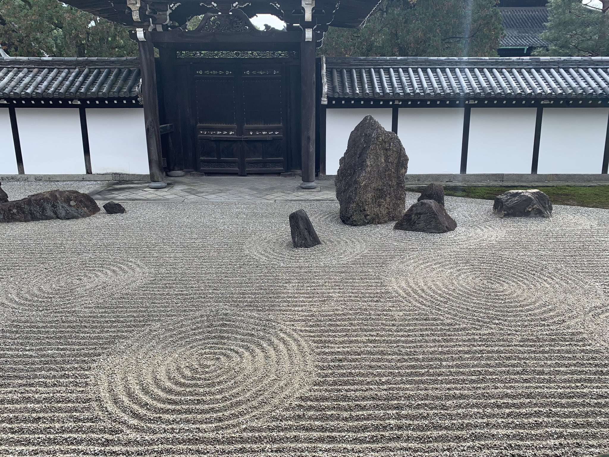 Kan3 旅 見る人間や角度によって見方が変わる枯山水庭園 四季の風情があるので個人的に好きな場所の一つです 東福寺本坊庭園 T Co Ew4rwymx Twitter