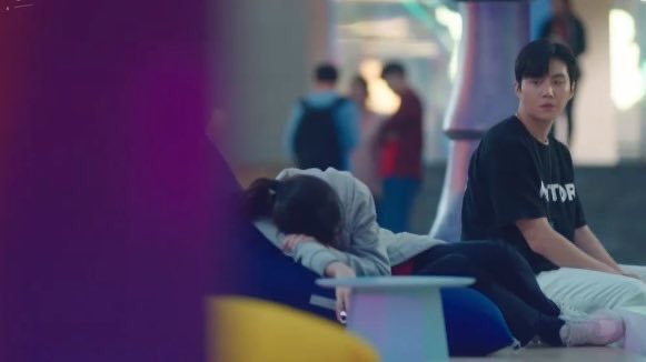 bruh stop with that gentle gaze everytime she’s not looking