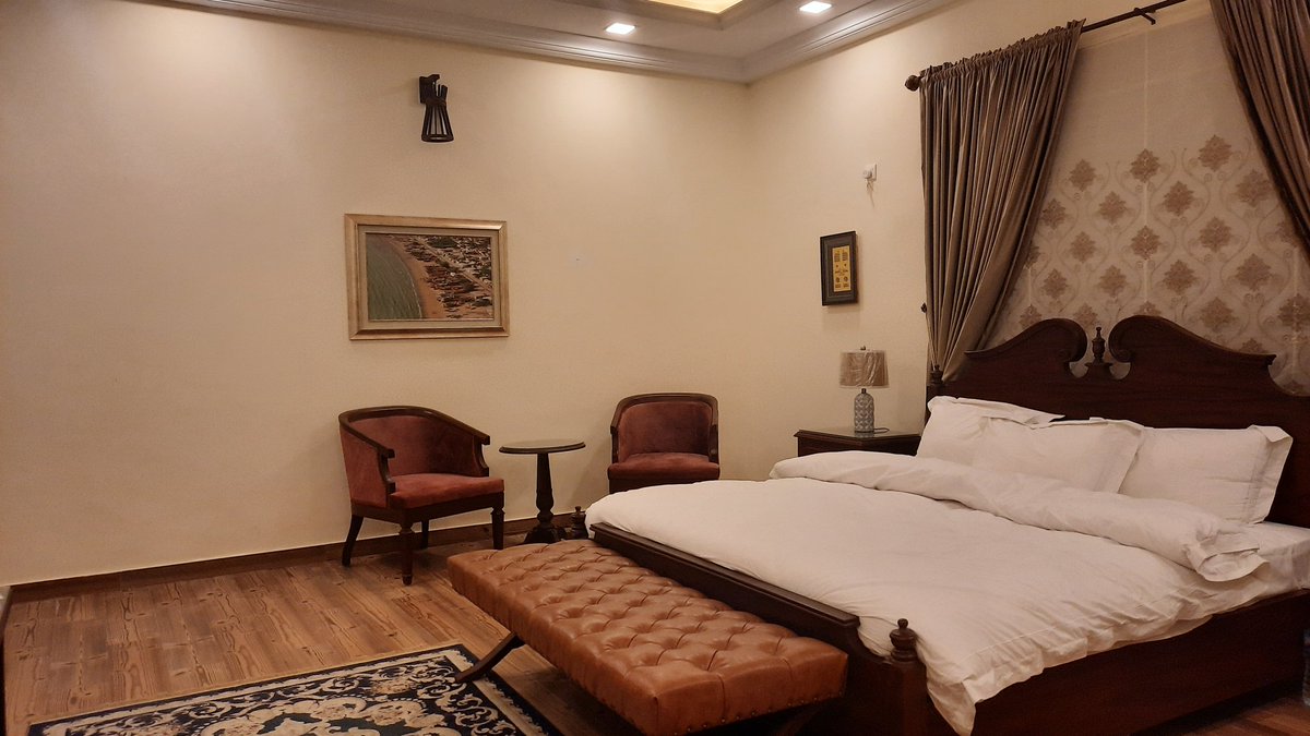 HlHadeel's tweet image. It's spacious , luxury and ofcourse my favorite #QuettaClub #helloQuetta #Hadeel #Sahal #travelling #pk🇵🇰