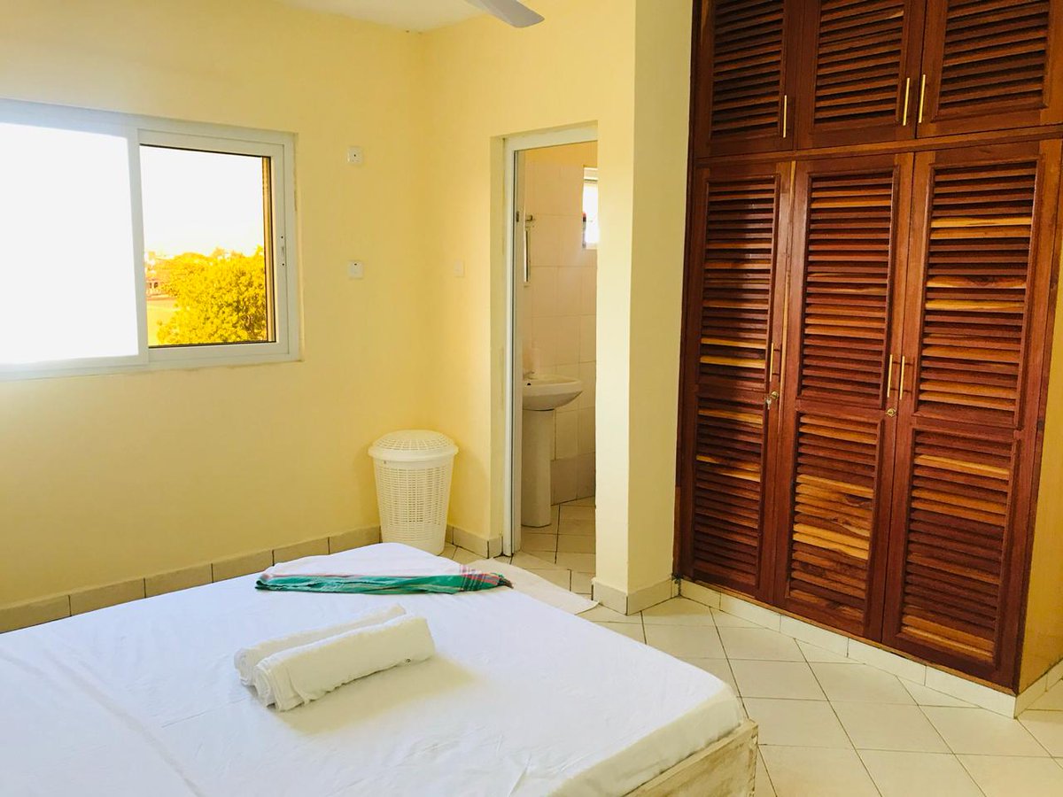 anj_116_'s tweet photo. A friend has opened this up for booking via @Airbnb. Yellow Haven is located in Shanzu. An amazing ambience close to the beach with very friendly prices. RT for a client could be on the TL. https://t.co/XpDvTiX5jl