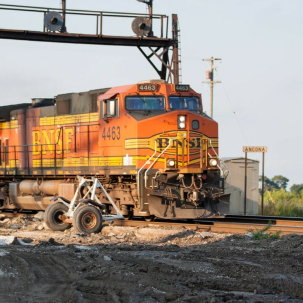 Westbound BNSF train passing through Ancona Illinois #aubreysadventures #aubreyandtomstravels #tomdphotos.com #todaysphoto #anconaillinois