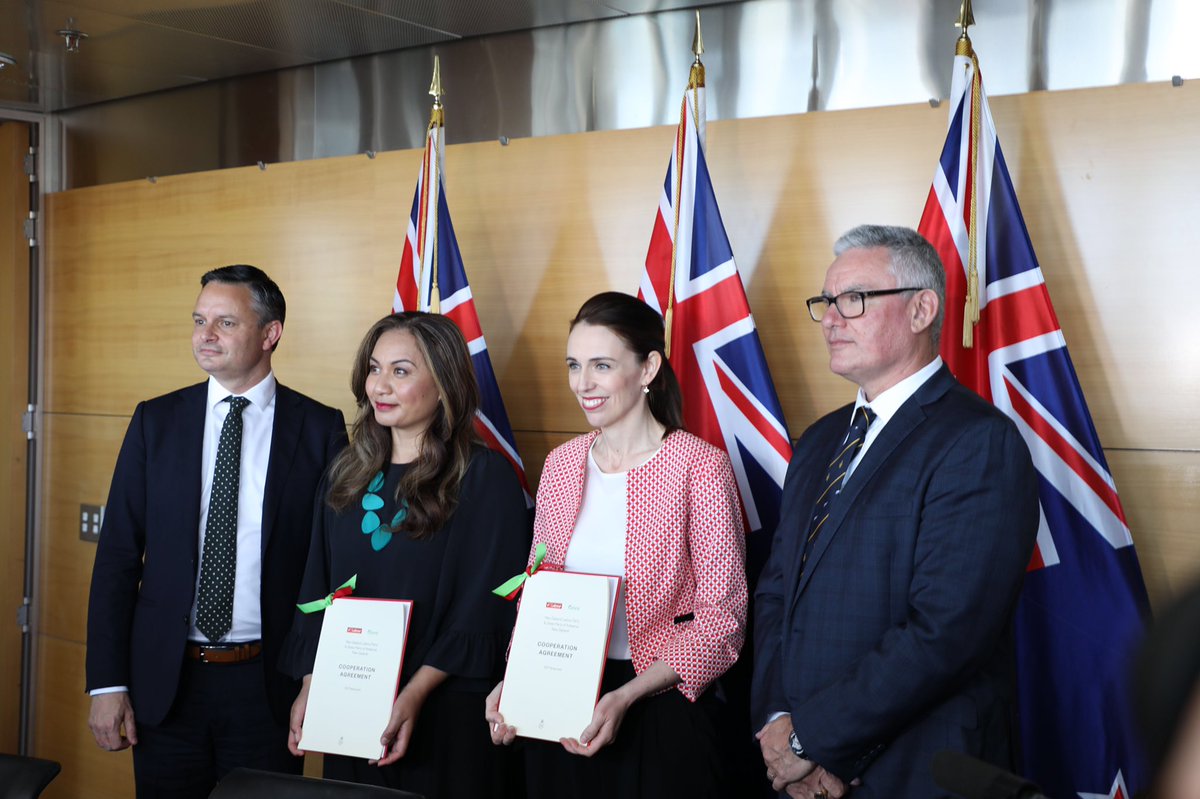 nzlabour's tweet image. Today @jacindaardern and @NgatiBird signed our cooperation agreement with the @NZGreens. We’re looking forward to working together to make progress on important areas like climate change, environment and child and community wellbeing issues over the next 3 years! #LetsKeepMoving
