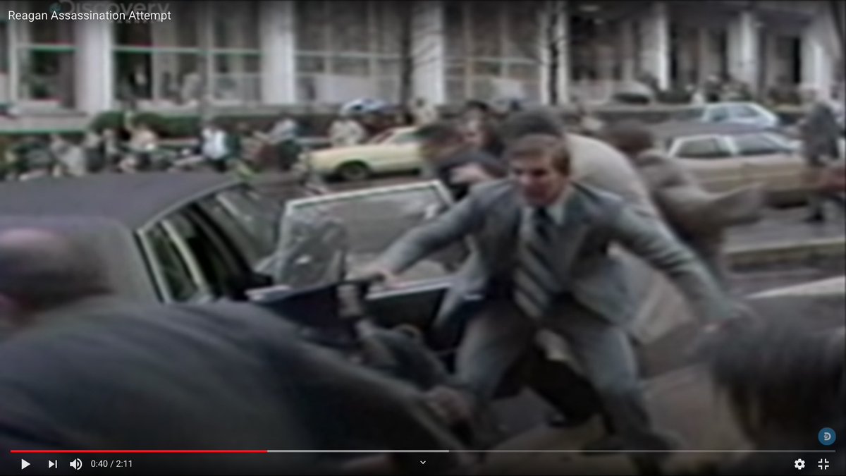 The agent with the tactical gloves is the closest protection.Everyone has fully automatic weapons, but he stays right beside the president.In the past, the main training was to form human shields.Agent Tim McCarthy shielded Reagan, but he got shot and was out of the fight.