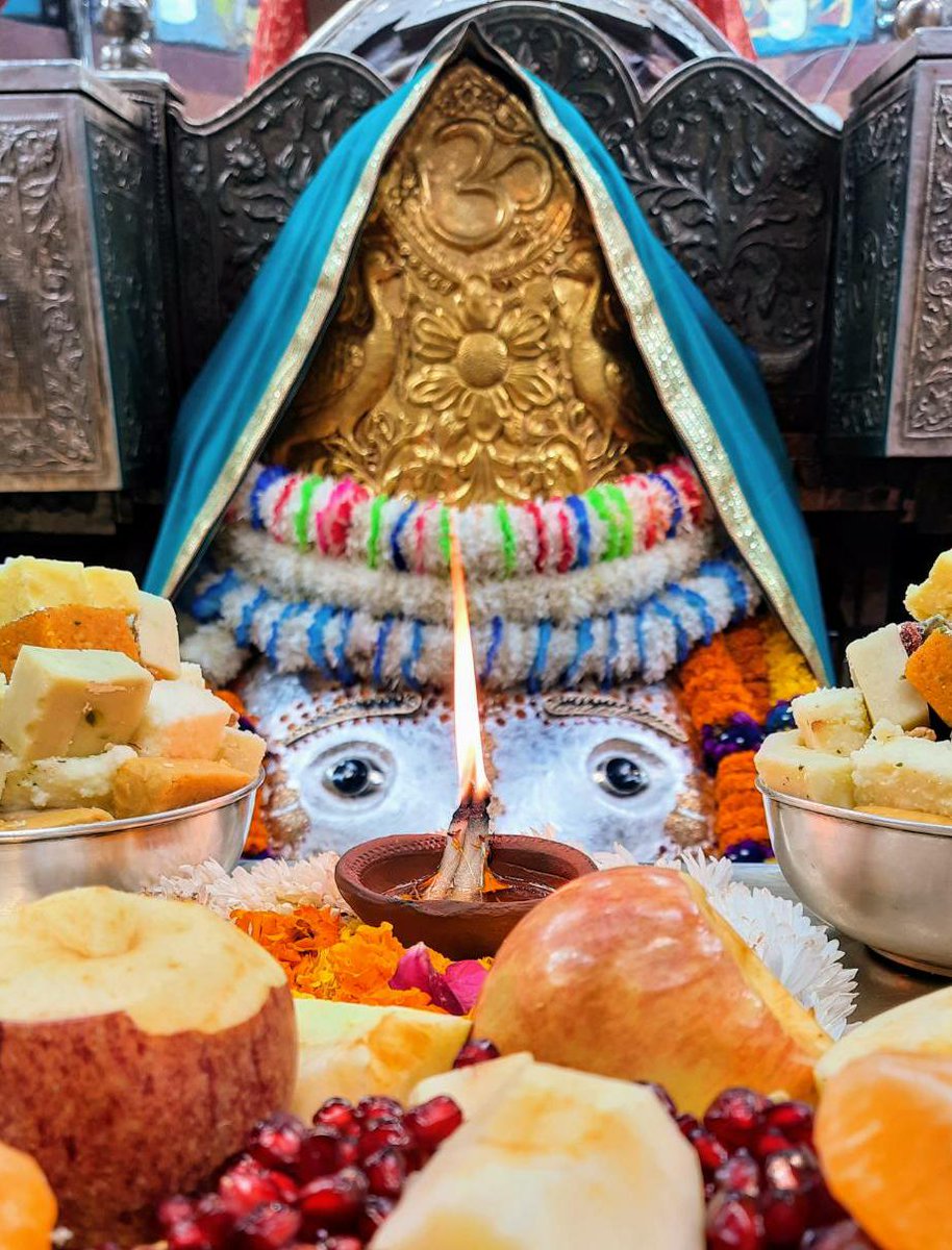shrikalkamaa's tweet photo. Jai #Maa #ShriKalkaJi ki #Temple GoodMorning #DailyAarti #01November2020 #Sunday for more click https://t.co/FXUkpkVn8c
#जय #माँ #श्री_कालका_जी की #सुप्रभात #आरती #दर्शन #प्रतिपदा #कृष्णपक्ष_कार्तिक_माह_2077 वि०स० #मंदिर #दर्शन #सुझाव #जानकारी के लिए https://t.co/qbyq8fbLLM देखिए https://t.co/L315VxAKDV