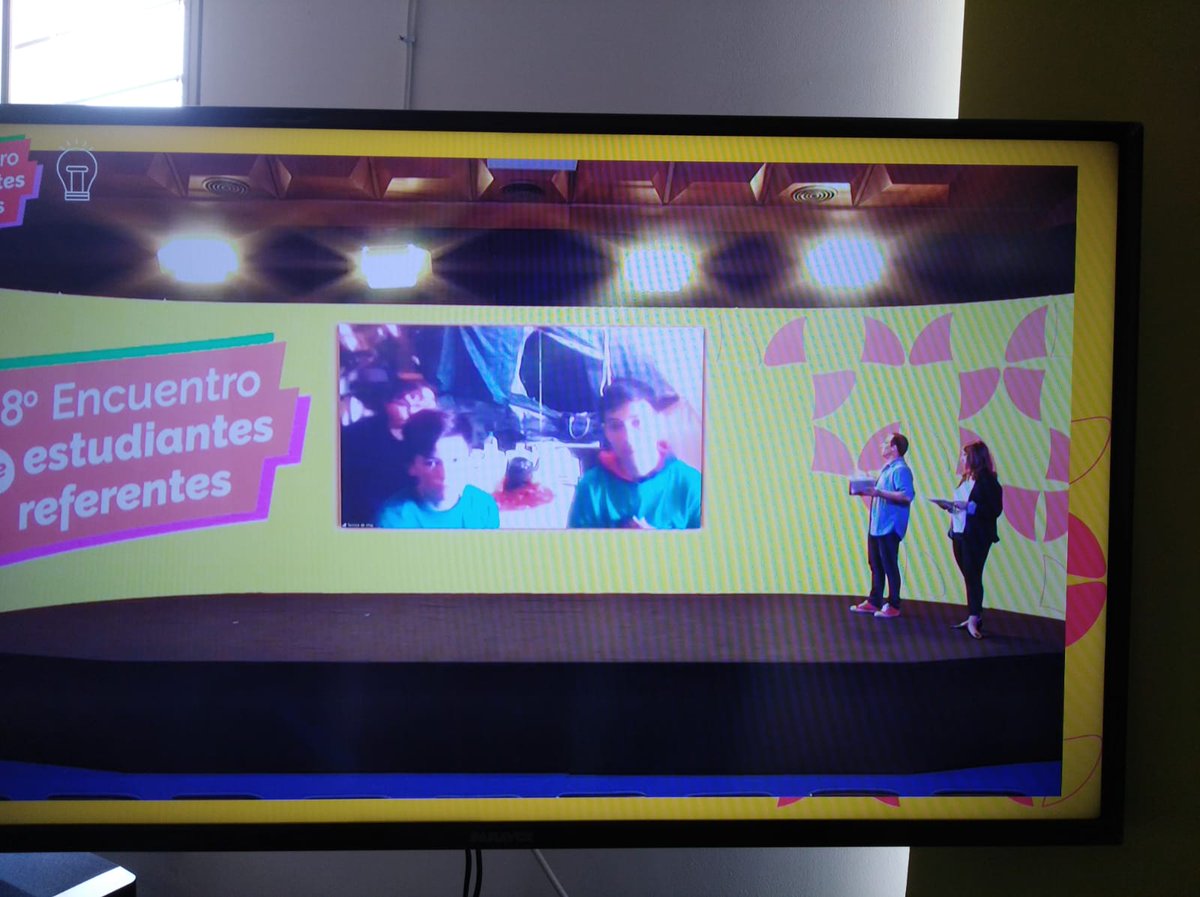 Natacha_2809's tweet photo. Hoy más de 600 estudiantes demostraron lo que estuvieron haciendo en pandemia. Diseñaron, lideraron, transformaron y desarrollaron proyectos innovadores y contextualizados a las comunidades (físicas y digitales) en las que conviven! Emocionante lo vivido! Gracias AT @Plan_Ceibal https://t.co/8hXgamFIAx